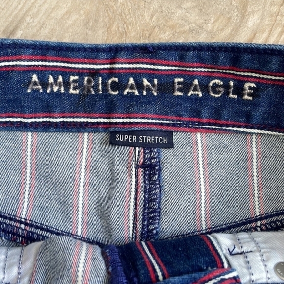 American Eagle AEO Dark Wash Denim Red Striped Mini Denim Jean Skirt Size 4 EUC - Picture 4 of 7